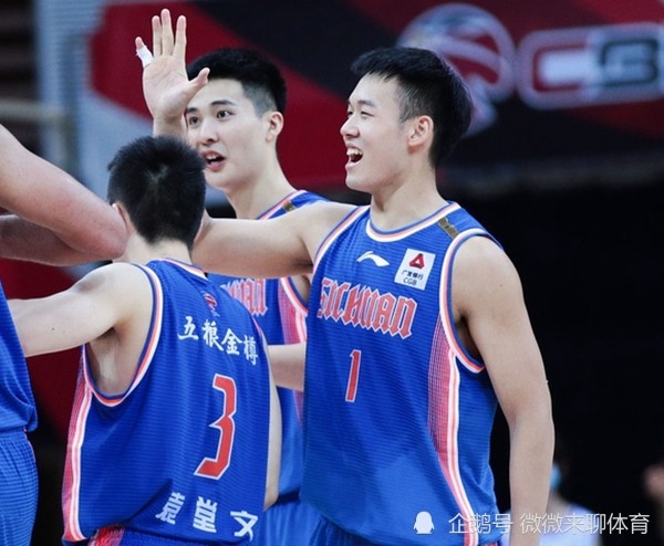 击剑常规赛掀起高潮,漠南旋风队翻盘北城麒麟队,战至最后一刻——(银球争霸旋风出击) 击剑常规赛掀起高潮,漠南旋风队翻盘北城麒麟队,战至最后一刻——(银球争霸旋风出击)