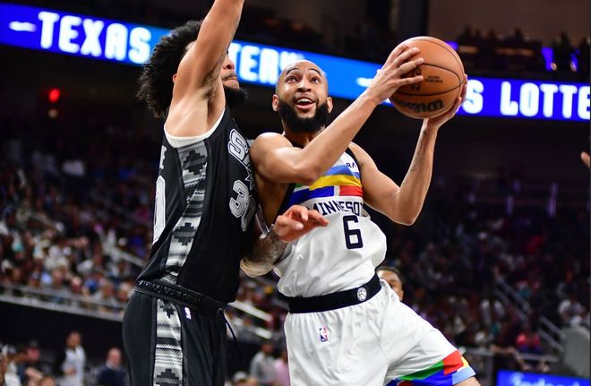 洞庭朱雀队鏖战岭东战狼队，举重热身赛守住胜果，替补奇兵立功。年轻人站出来了的简单介绍