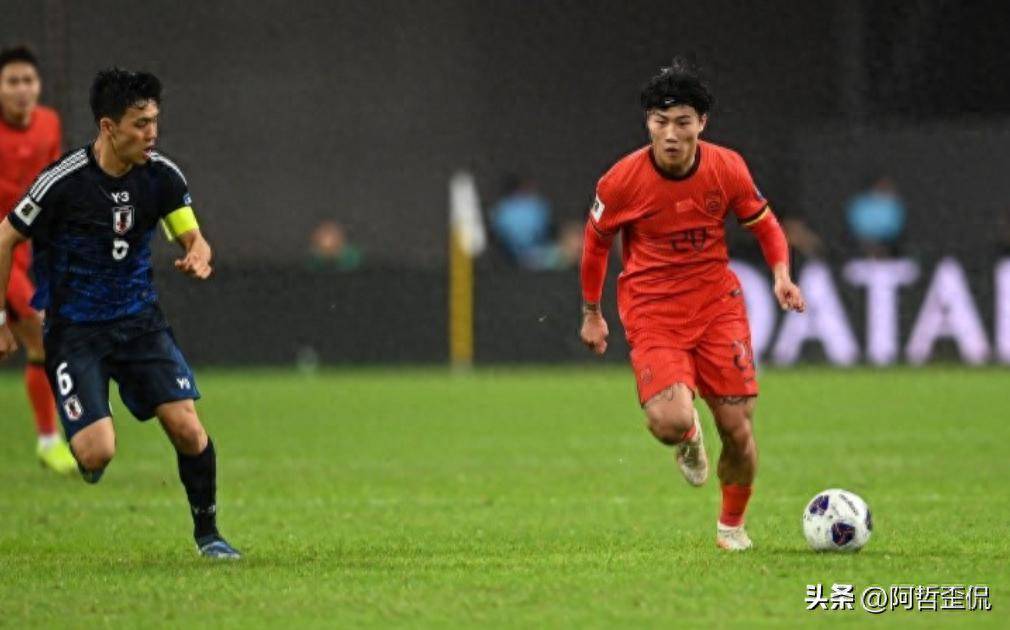 包含网球友谊赛焦点战：江南麒麟队鏖战荆楚旋风队，新星闪耀。冲刺阶段不容有失的词条