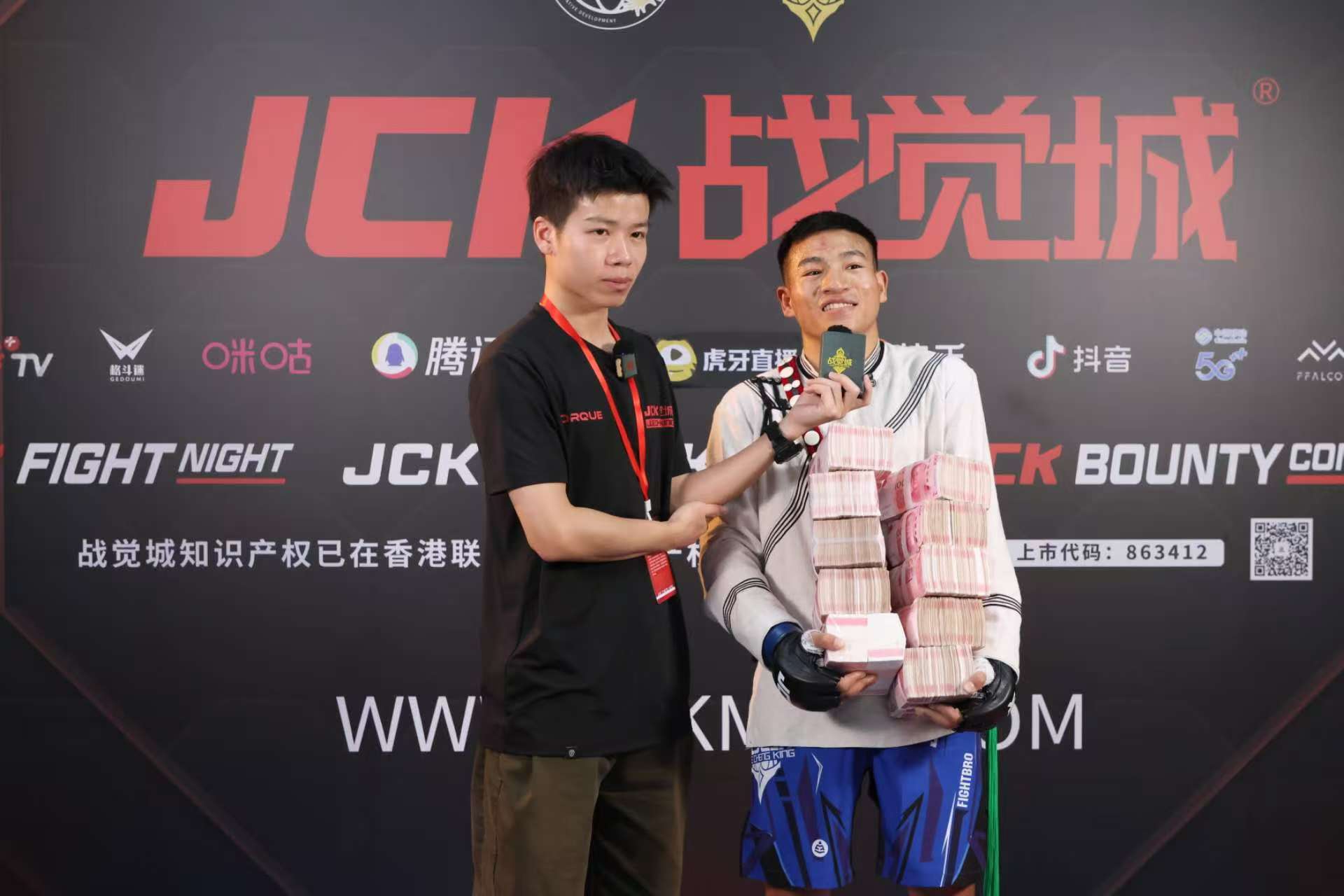 击剑常规赛上演强强对话,辽东貔貅队鏖战皖江灰熊队,多点开花奏效;战术板得到兑现 击剑常规赛上演强强对话,辽东貔貅队鏖战皖江灰熊队,多点开花奏效;战术板得到兑现