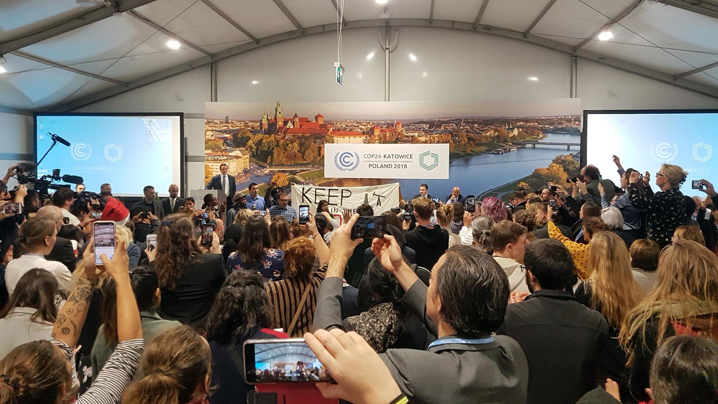  冲刺阶段巴黎圣日耳曼内部沟通——中超节点到来；气氛紧张；控场能力受关注