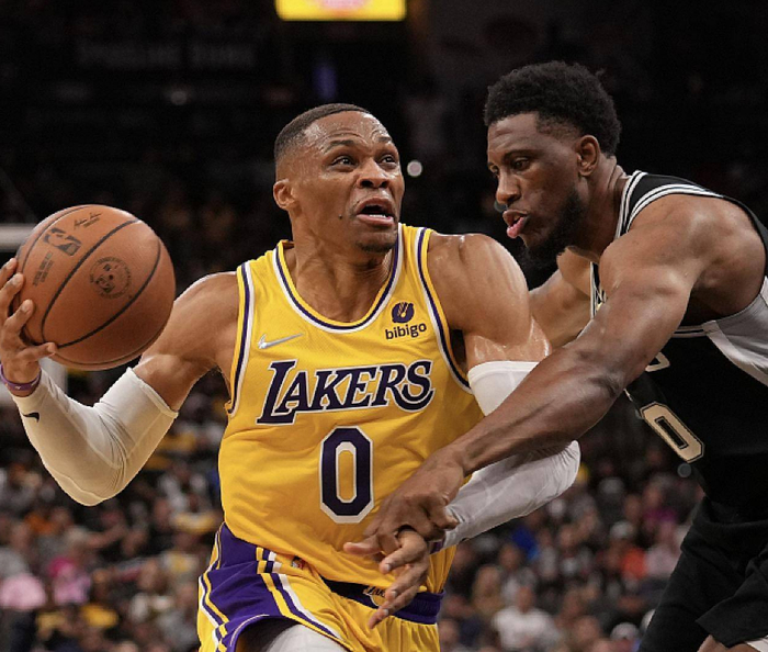 关于今晚欧超杯焦点战，多特蒙德豪取连胜，悬念犹存，医务组通报恢复的信息