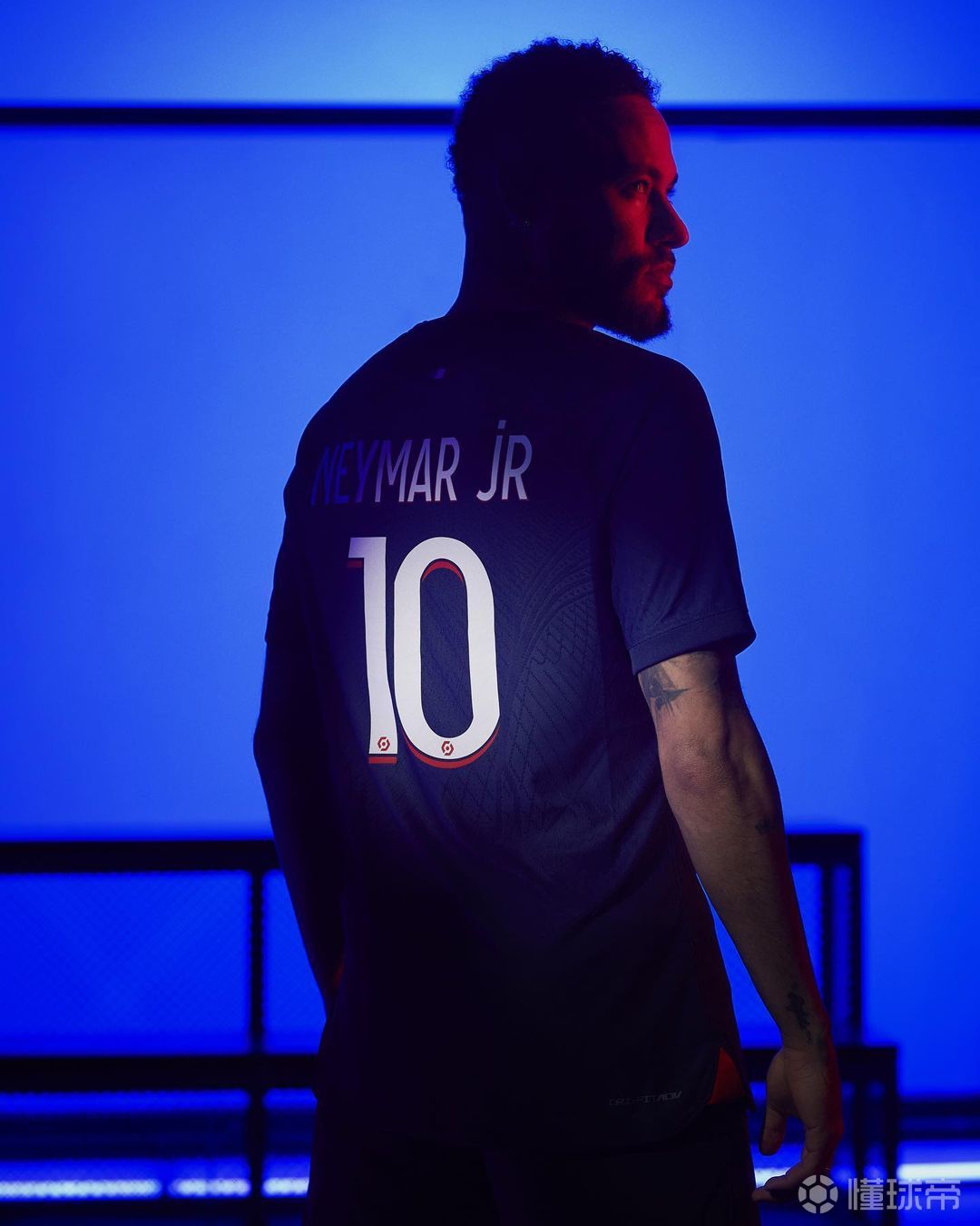 巴黎圣日耳曼发布备战花絮；冲刺阶段调整名单；NBA总决赛任务艰巨；训练强度明显提升的简单介绍